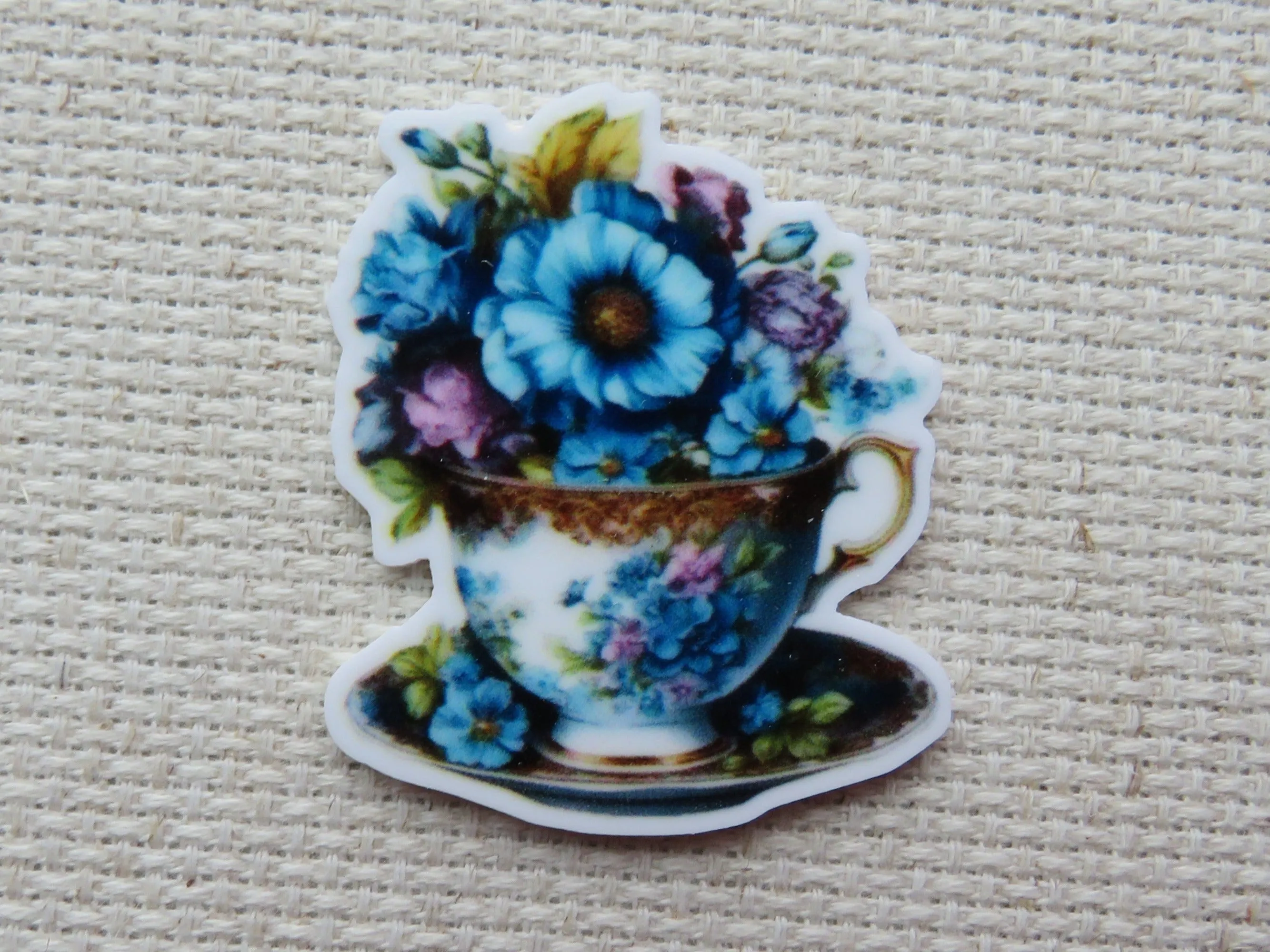 Blue Floral Teacup Needle Minder, Cover Minder, Magnet