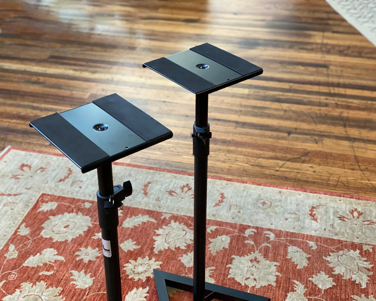 DL Lighting Speaker Stands