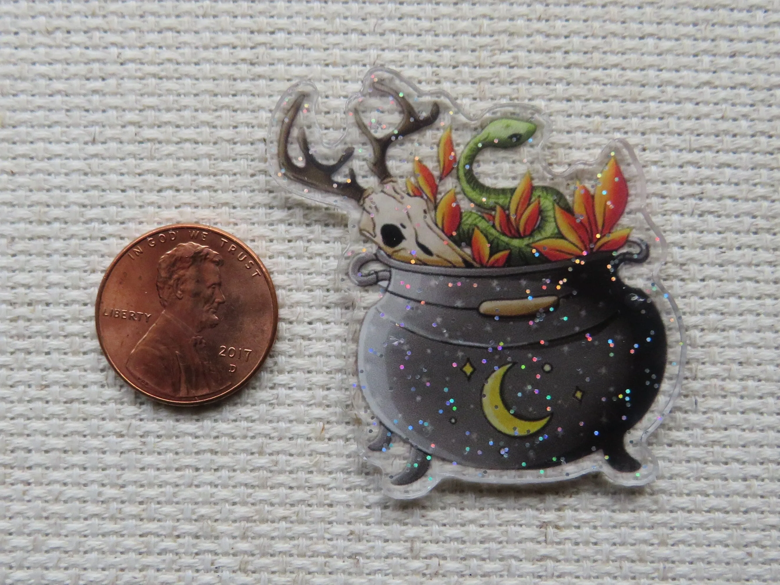 Glittery Cauldron Needle Minder, Cover Minder, Magnet