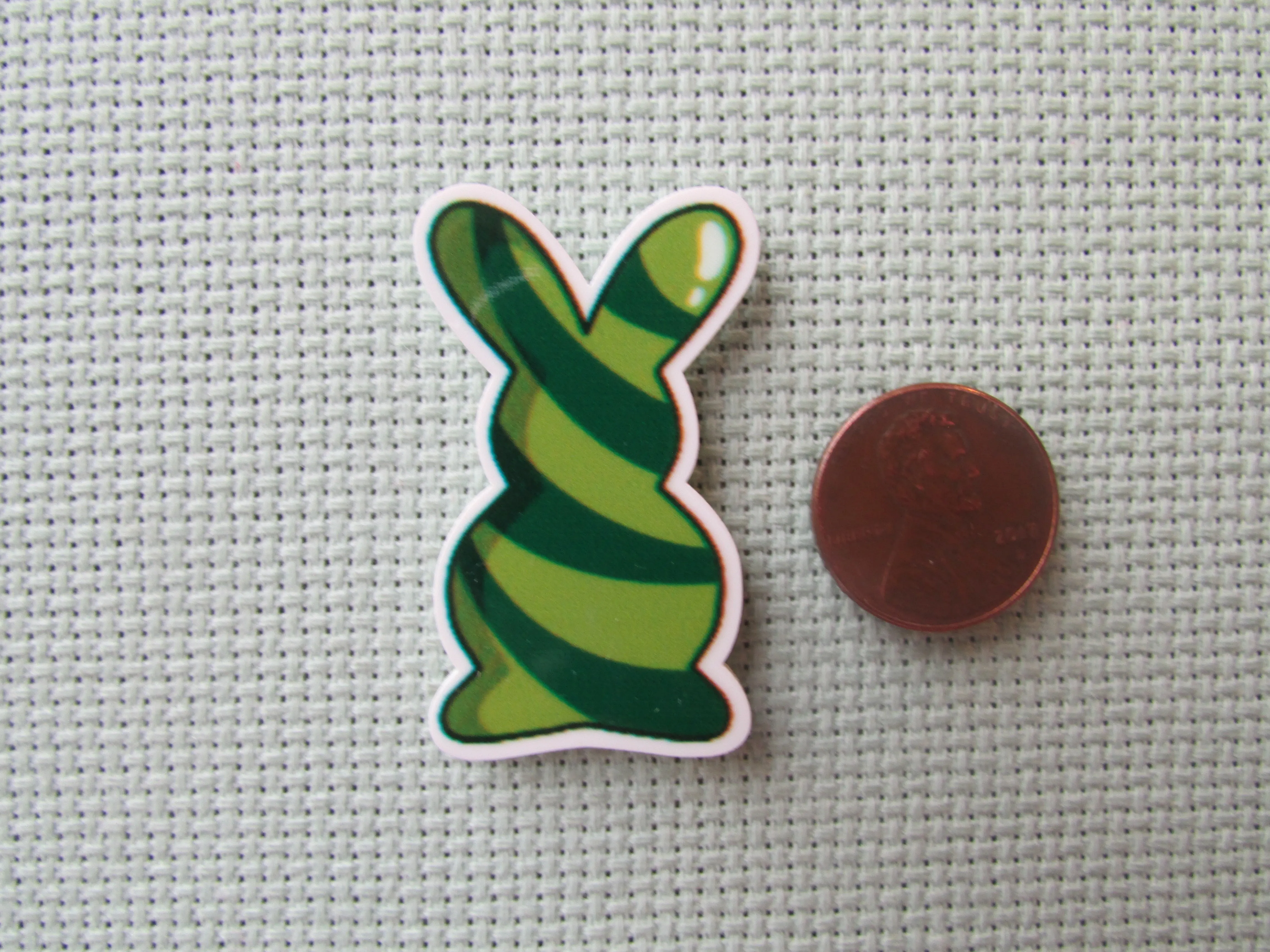 Green Swirl Bunny Needle Minder, Cover Minder, Magnet LAST ONE!