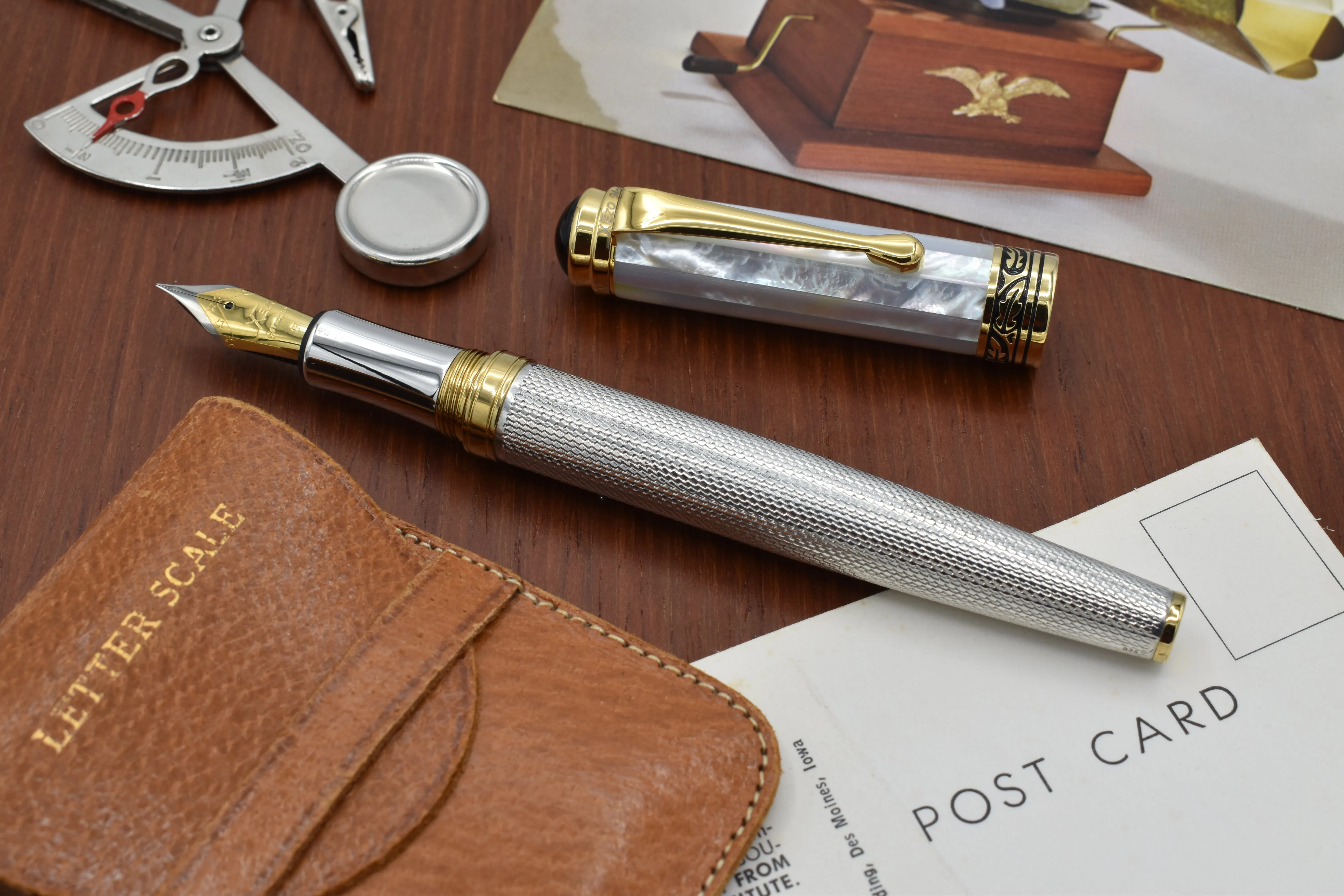 Maestro® 925 Sterling Silver Fountain Pen (Fine Nib) - White Mother of Pearl Cap