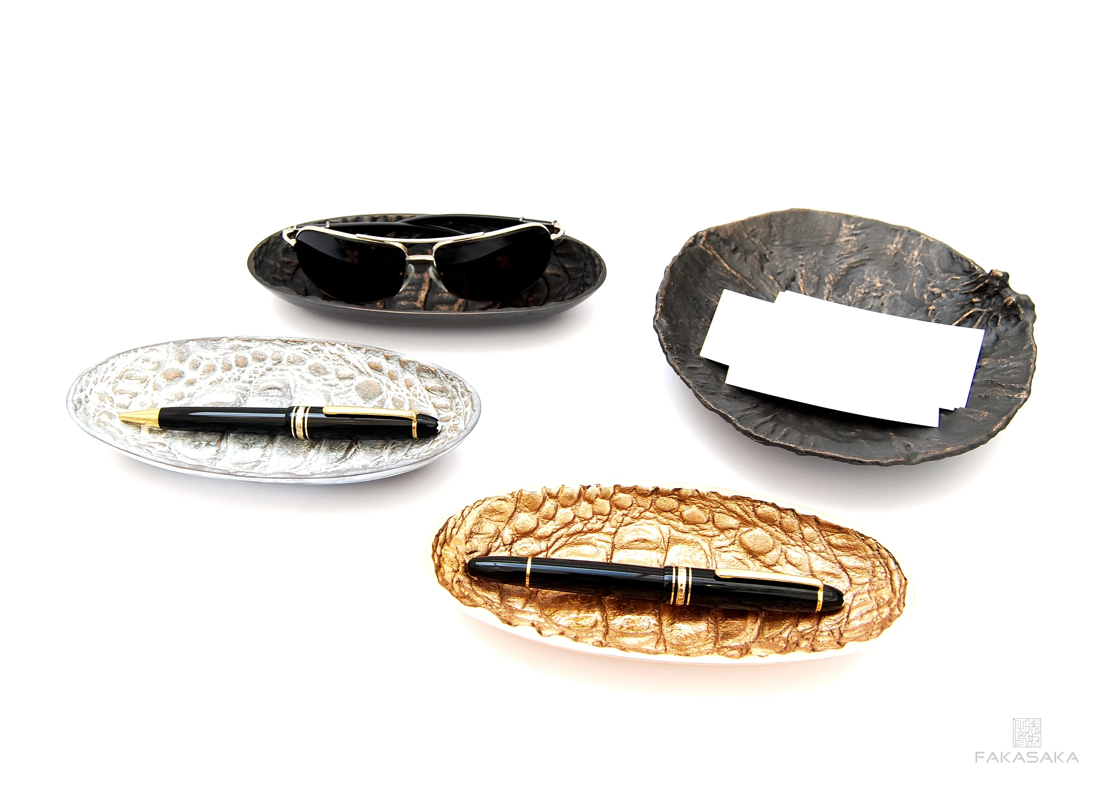 POLLY JEAN<br><br>SMALL TRAY / SMALL BOWL / ASHTRAY / CARD HOLDER / PEN HOLDER<br><br>POLISHED BRONZE