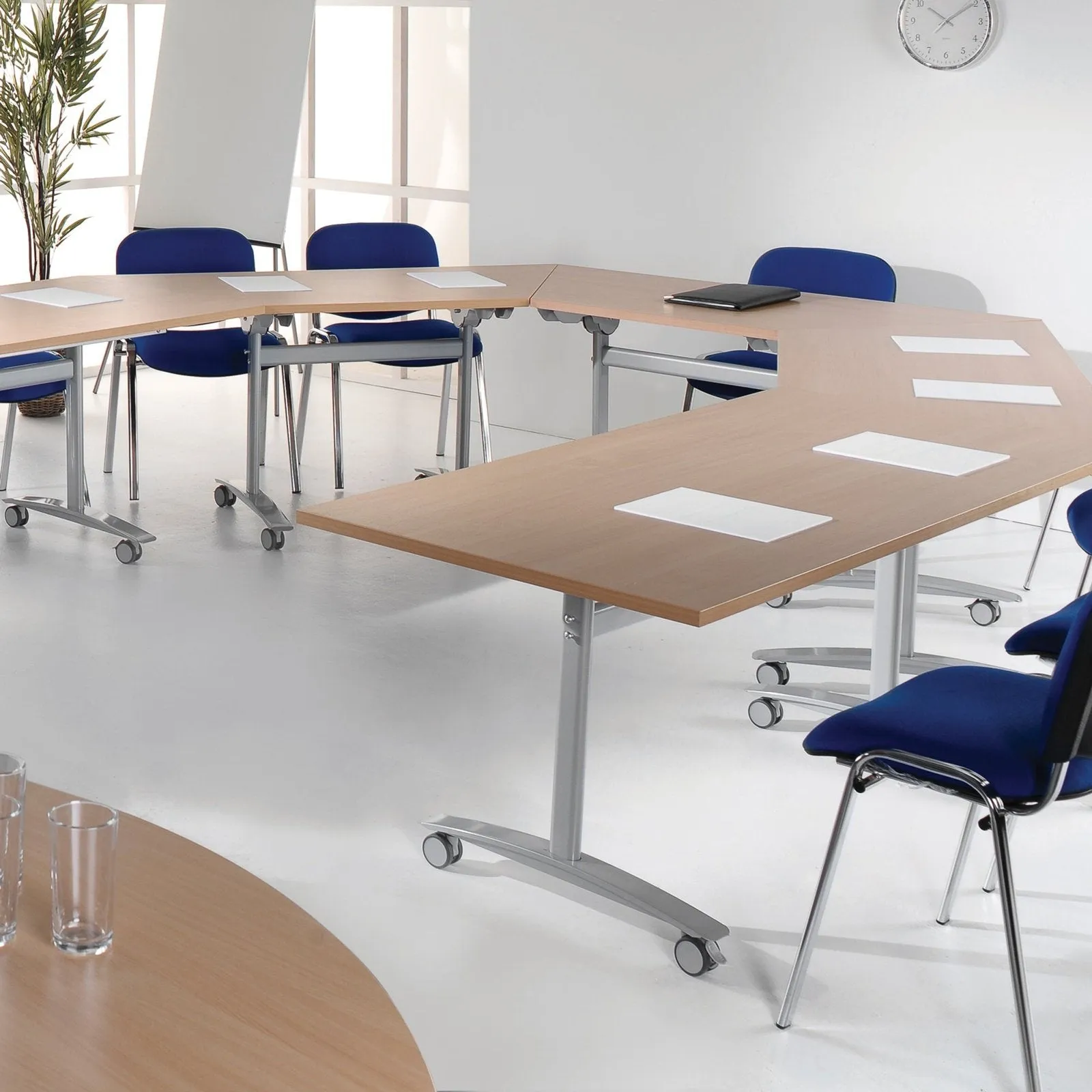 Rectangular deluxe fliptop meeting table