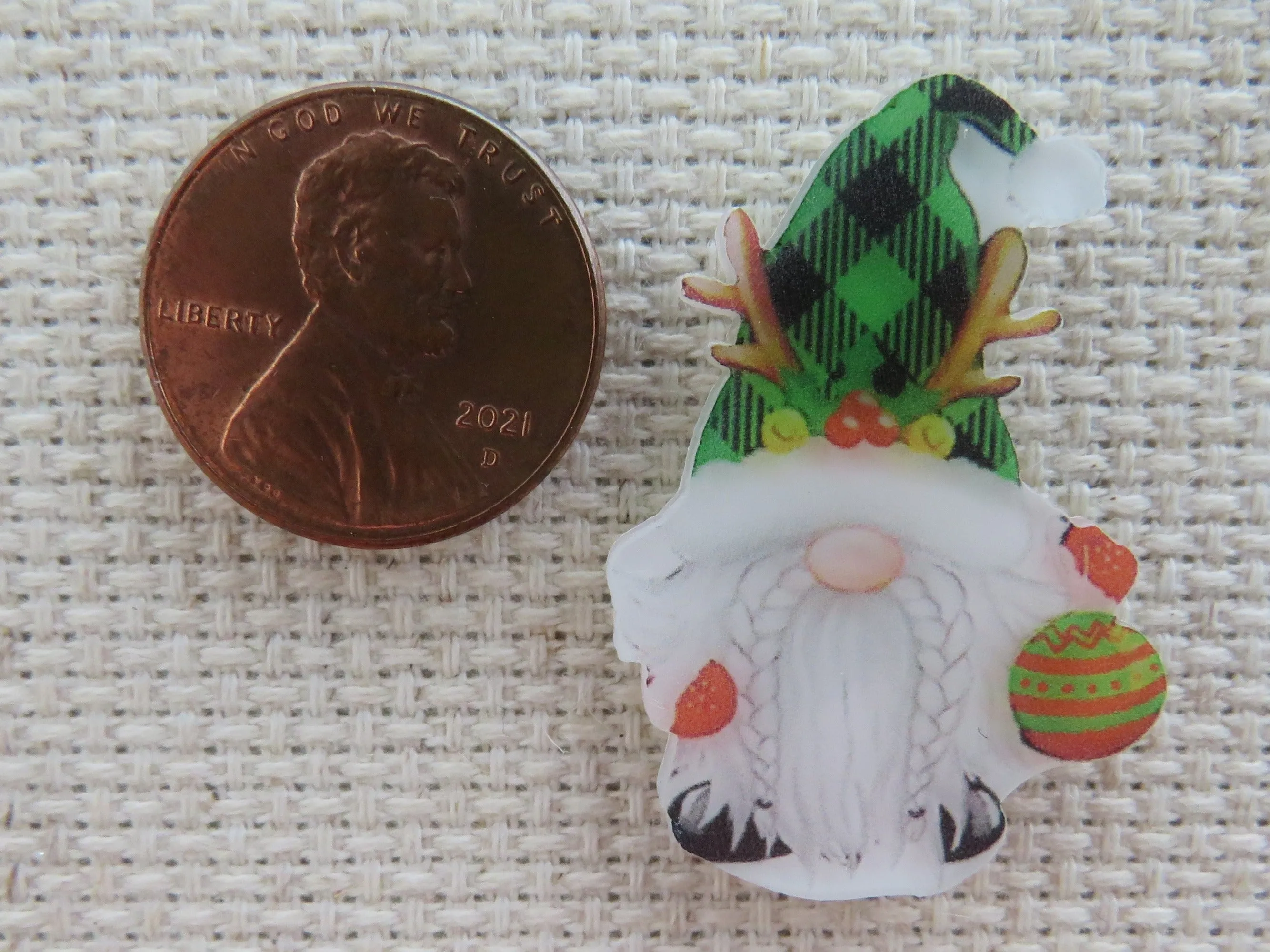 Small Green Hat Gnome Needle Minder, Cover Minder, Magnet